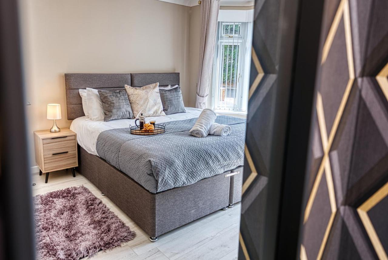 Elegant 5 Bed House - Sleeps 9, Central Solihull, Nec, Jlr, Hs2, Resorts World, Airport Business And Leisure Stays, Esterno foto