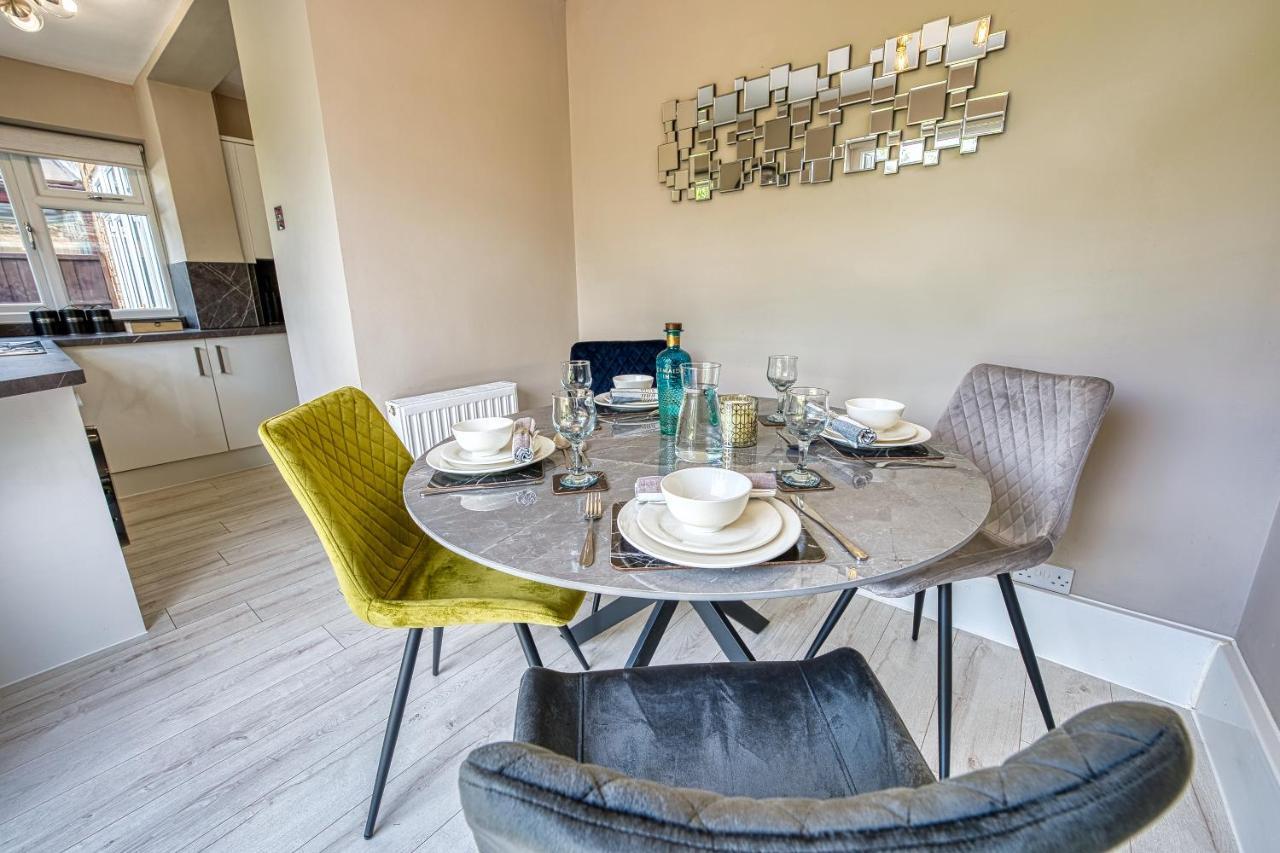 Elegant 5 Bed House - Sleeps 9, Central Solihull, Nec, Jlr, Hs2, Resorts World, Airport Business And Leisure Stays, Esterno foto