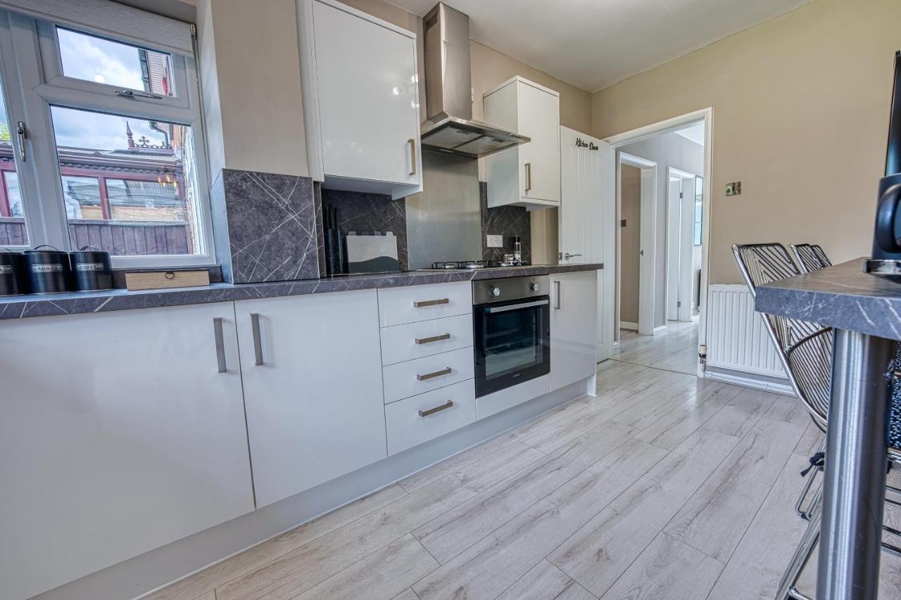 Elegant 5 Bed House - Sleeps 9, Central Solihull, Nec, Jlr, Hs2, Resorts World, Airport Business And Leisure Stays, Esterno foto