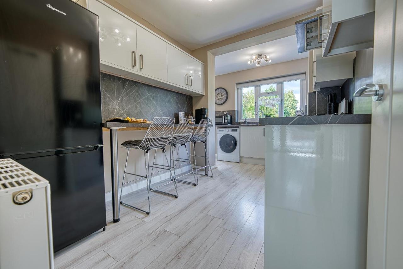 Elegant 5 Bed House - Sleeps 9, Central Solihull, Nec, Jlr, Hs2, Resorts World, Airport Business And Leisure Stays, Esterno foto