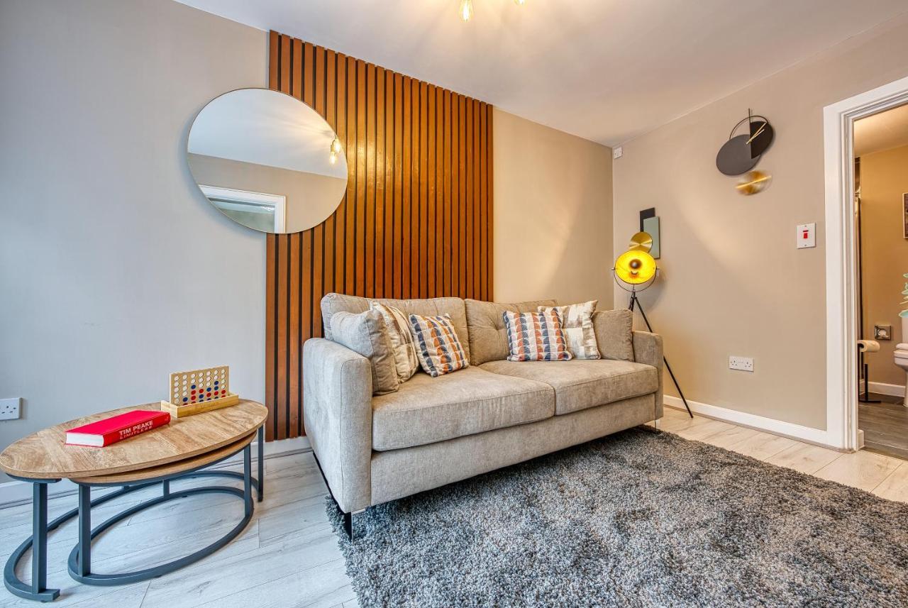 Elegant 5 Bed House - Sleeps 9, Central Solihull, Nec, Jlr, Hs2, Resorts World, Airport Business And Leisure Stays, Esterno foto