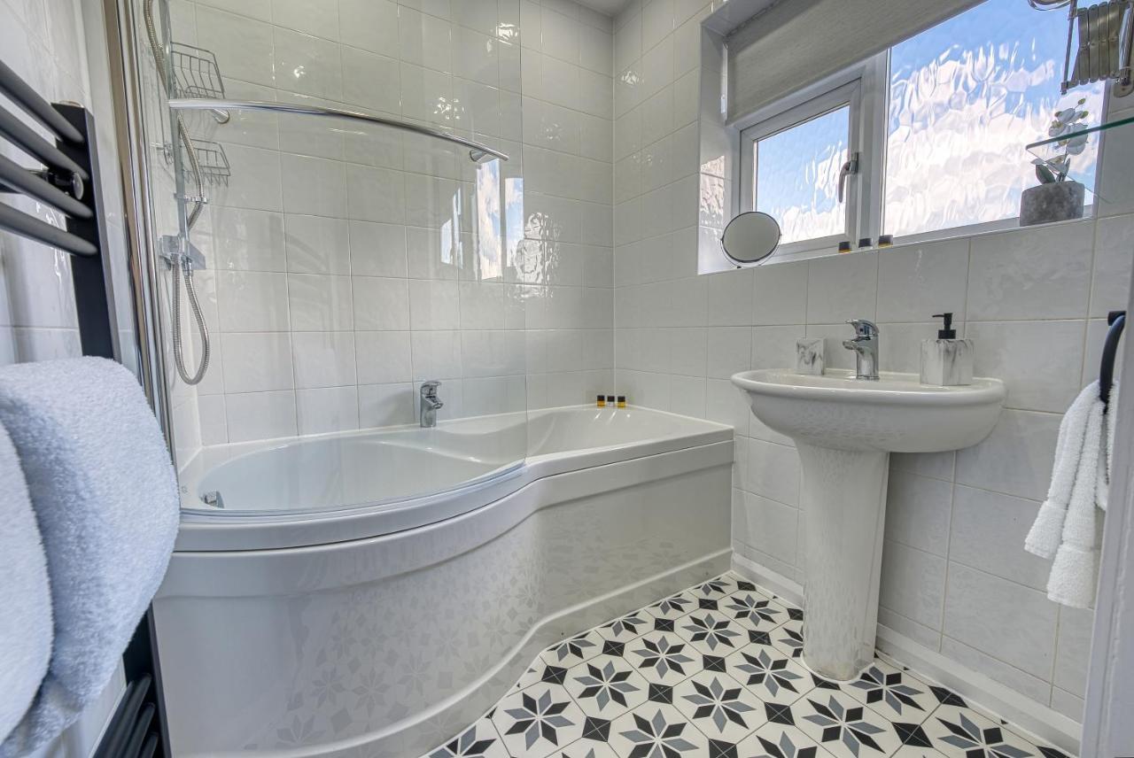 Elegant 5 Bed House - Sleeps 9, Central Solihull, Nec, Jlr, Hs2, Resorts World, Airport Business And Leisure Stays, Esterno foto